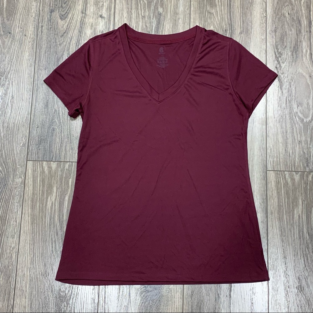 🍎 3/$30 Champion Maroon Athletic V-neck Shirt. Size medium
